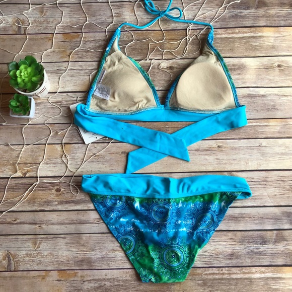 ✨HOST PICK✨ No Boundaries Paisley Tye Dye Bikini - Picture 6 of 8